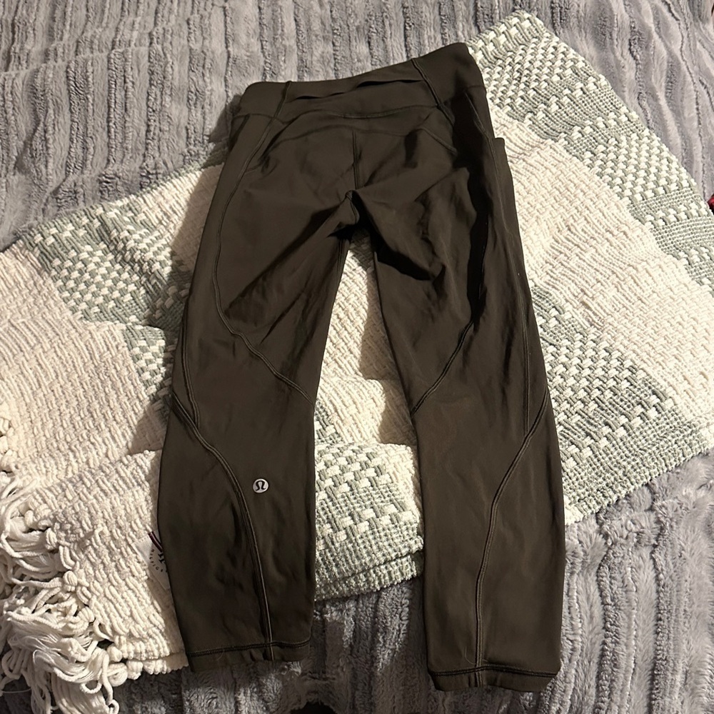 Lululemon army green cropped leggings - Picture 3 of 4